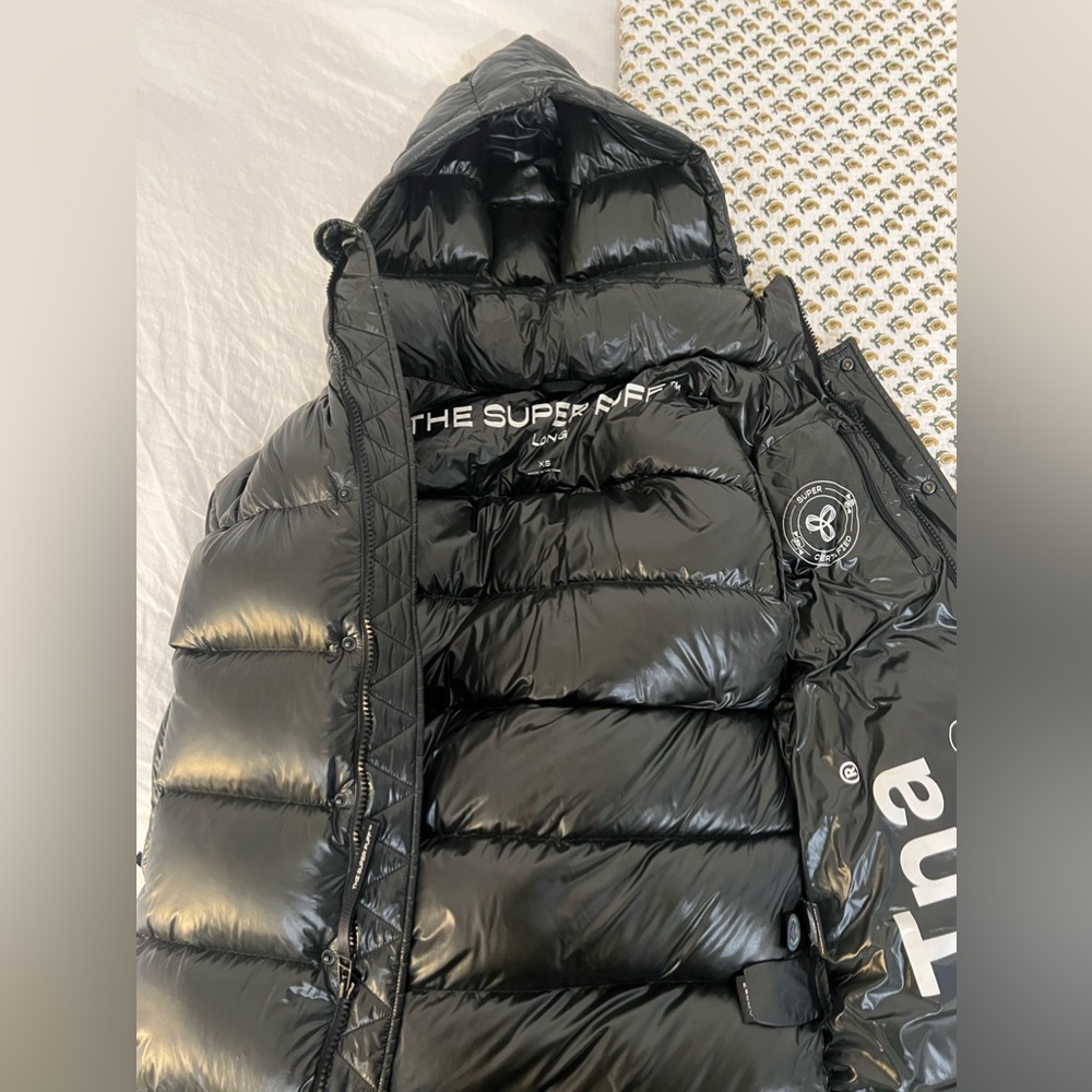 Aritizia black/green long super puff